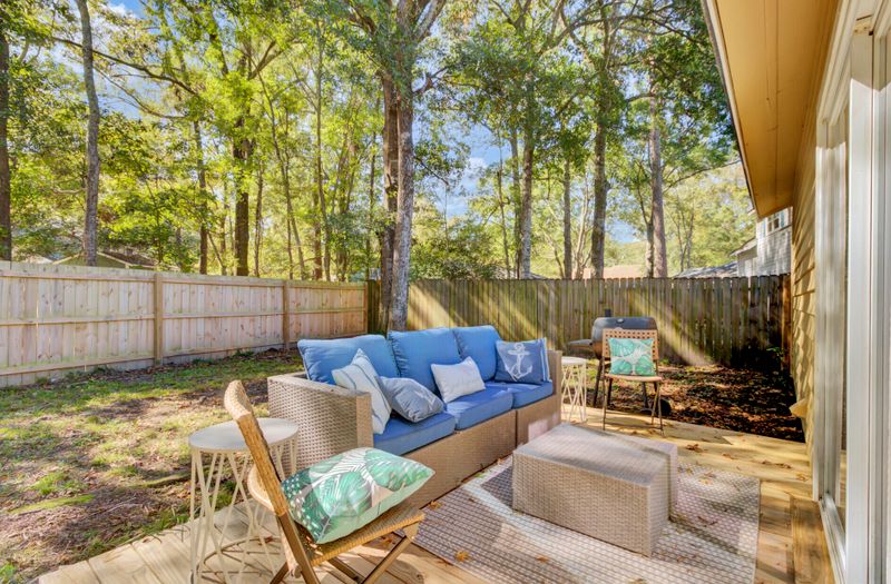 112 Edgewood Ln, Goose Creek, SC 29445