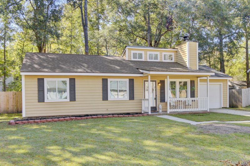 112 Edgewood Ln, Goose Creek, SC 29445