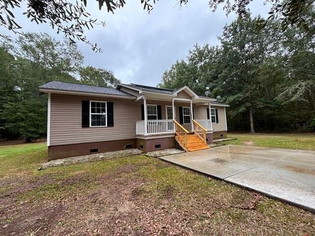 425 Honeysuckle Ln, Saint Stephen, SC 29479