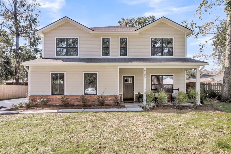 6205 Old Point Rd, Hanahan, SC 29410