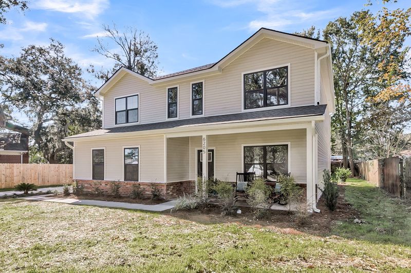 6205 Old Point Rd, Hanahan, SC 29410