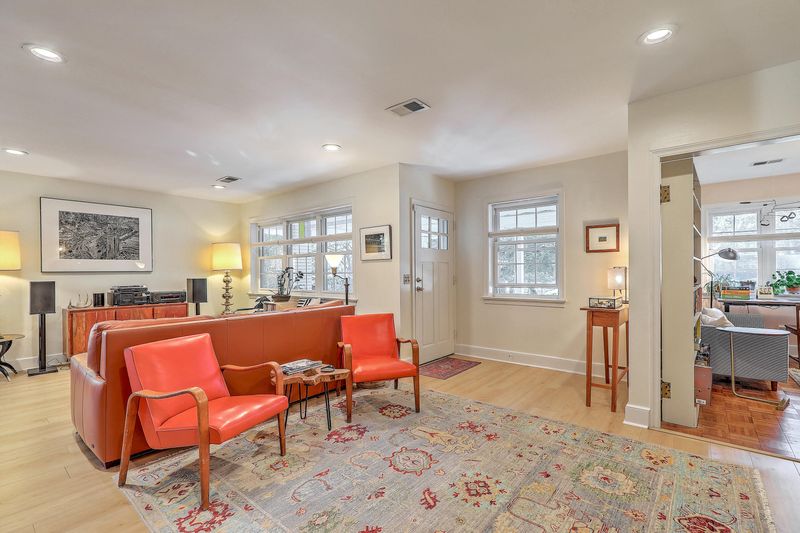 1320 S Edgewater Dr, Charleston, SC 29407