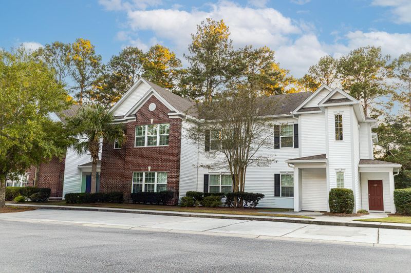 184 Golf View Ln, Summerville, SC 29485