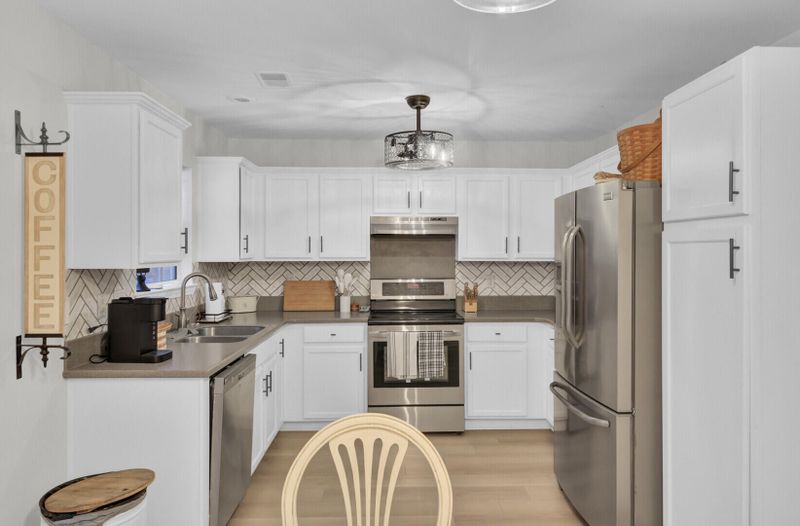 1156 Marsh Harbour Ln, Charleston, SC 29492