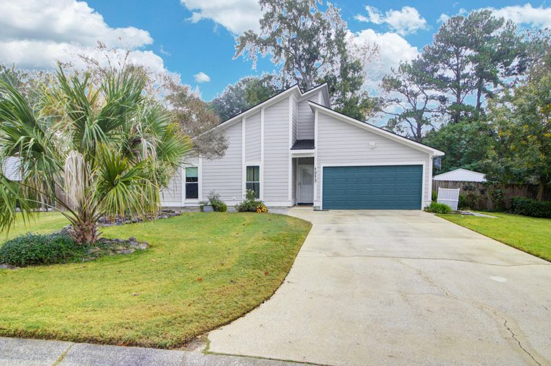 1013 Lauren Ln, Goose Creek, SC 29445