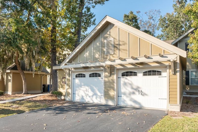 5502 Colonial Chatsworth Cir, North Charleston, SC 29418