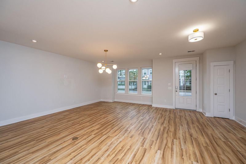 1727 Indy Dr, North Charleston, SC 29405