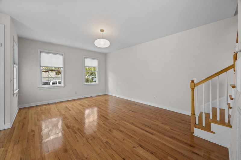 21 Radcliffe Pl, Charleston, SC 29403