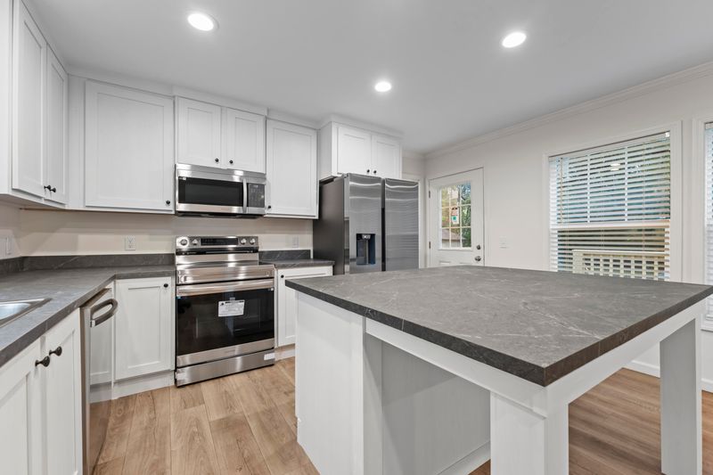 192 Dean Dr, Summerville, SC 29483