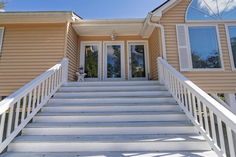 8838 Palmetto Rd, Edisto Island, SC 29438