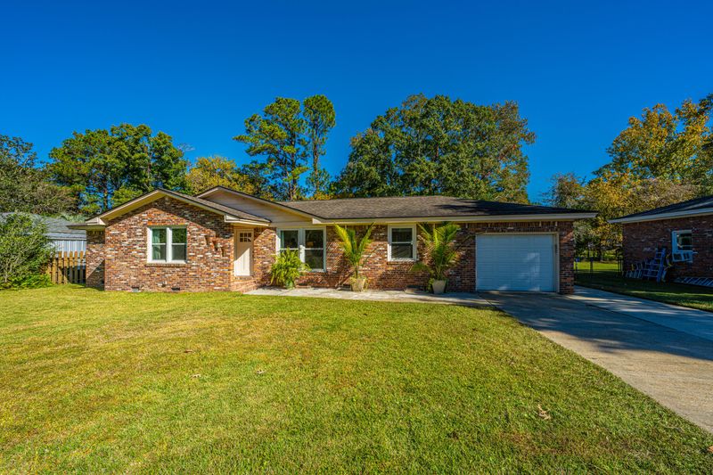 6020 Meadowcliff Ave, Hanahan, SC 29410