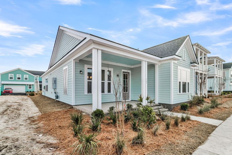 749 Blueway Ave, Summerville, SC 29486