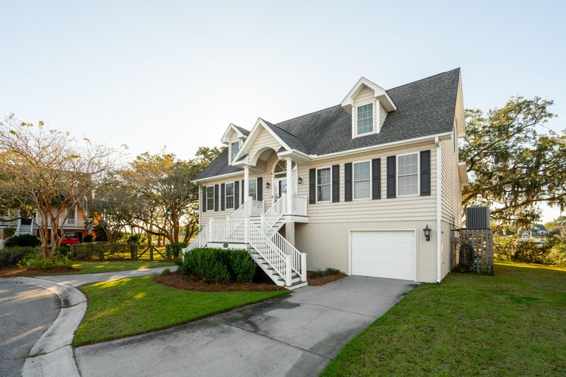 1462 Harborsun Dr, Charleston, SC 29412