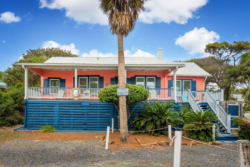 1120 E Arctic Ave, Folly Beach, SC 29439