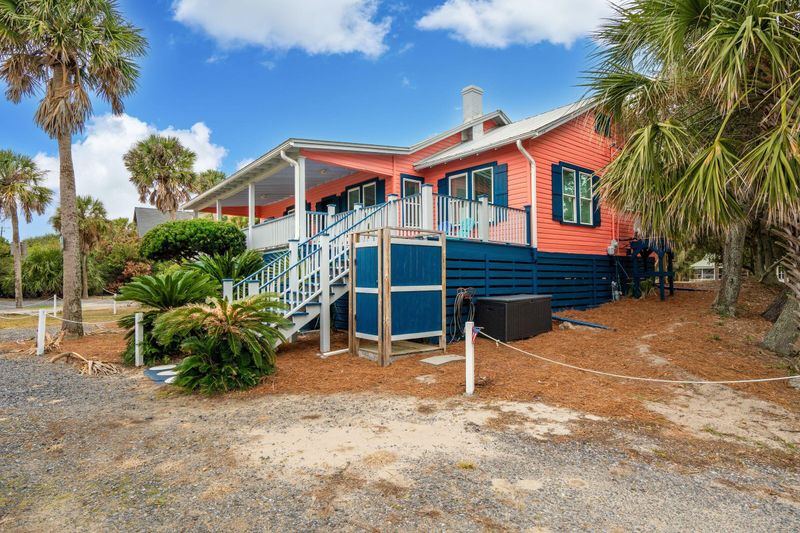 1120 E Arctic Ave, Folly Beach, SC 29439