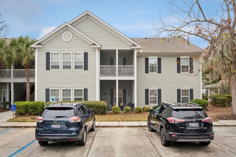 702 E Marymont Ln, Charleston, SC 29414