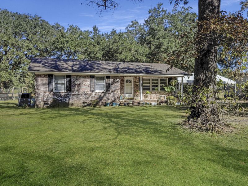 5736 Hyde Park Rd, Ravenel, SC 29470
