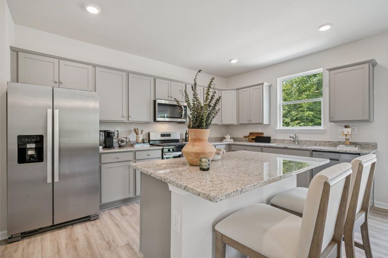 573 Lake Ridge Blvd, Summerville, SC 29486