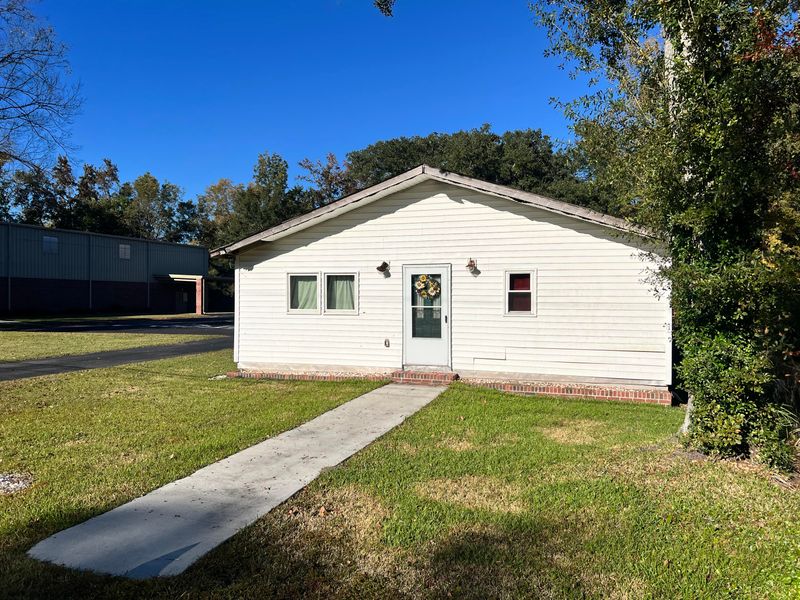 935 W Luke Ave, Summerville, SC 29483