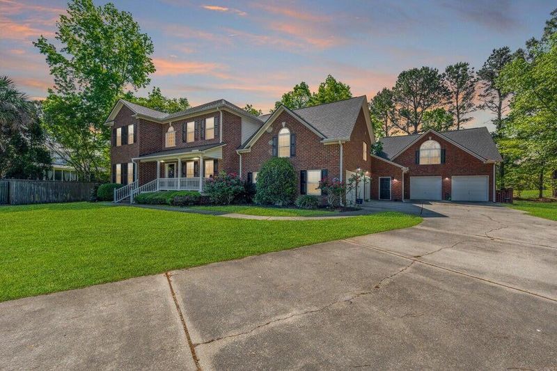 105 Birkbeck Ct, Goose Creek, SC 29445