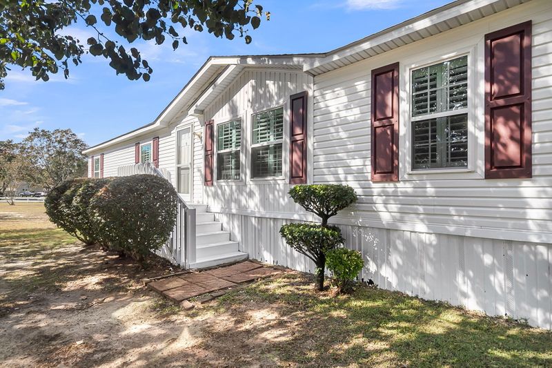 408 Treeline Dr, Moncks Corner, SC 29461