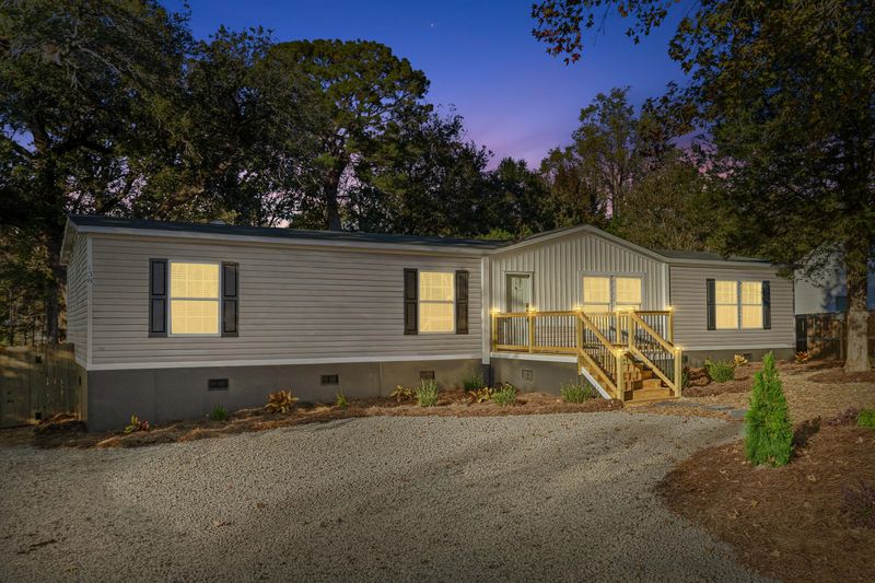 138 Pike Dr, Summerville, SC 29483