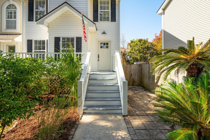 805 Harbor Place Dr, Charleston, SC 29412