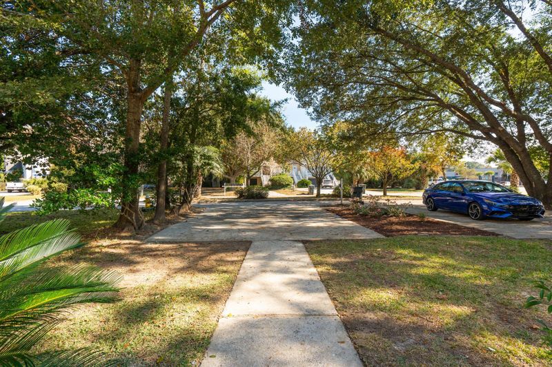805 Harbor Place Dr, Charleston, SC 29412
