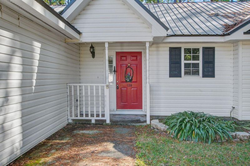 129 Carol Dr, Goose Creek, SC 29445