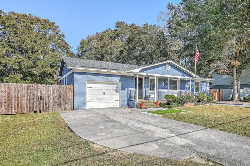 16 Newark Ave, Goose Creek, SC 29445