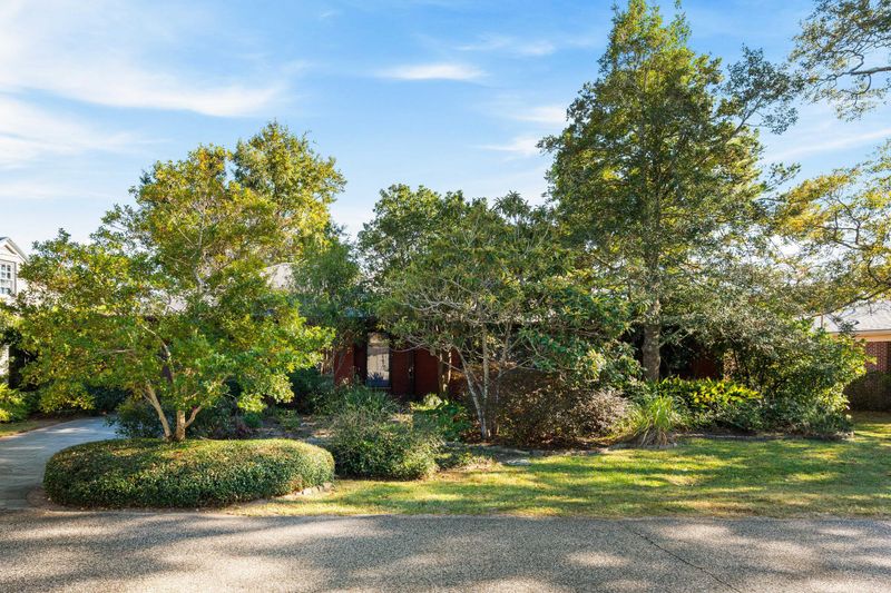 132 Chadwick Dr, Charleston, SC 29407