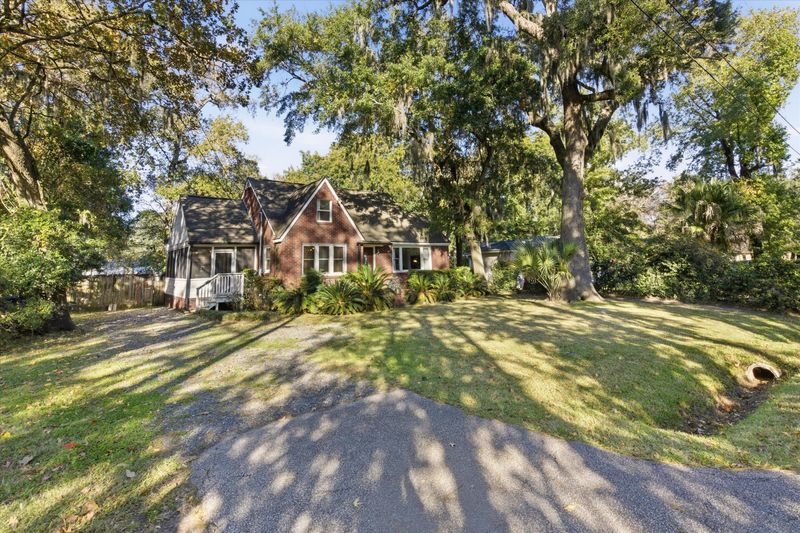 1228 Ravenel Dr, Charleston, SC 29407