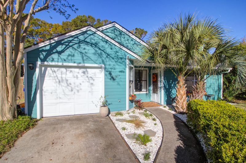 1135 Shoreham Rd, Charleston, SC 29412