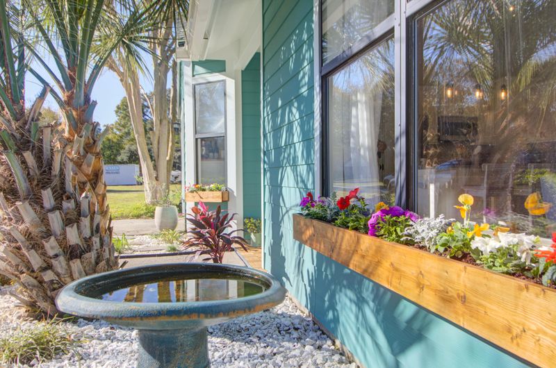 1135 Shoreham Rd, Charleston, SC 29412