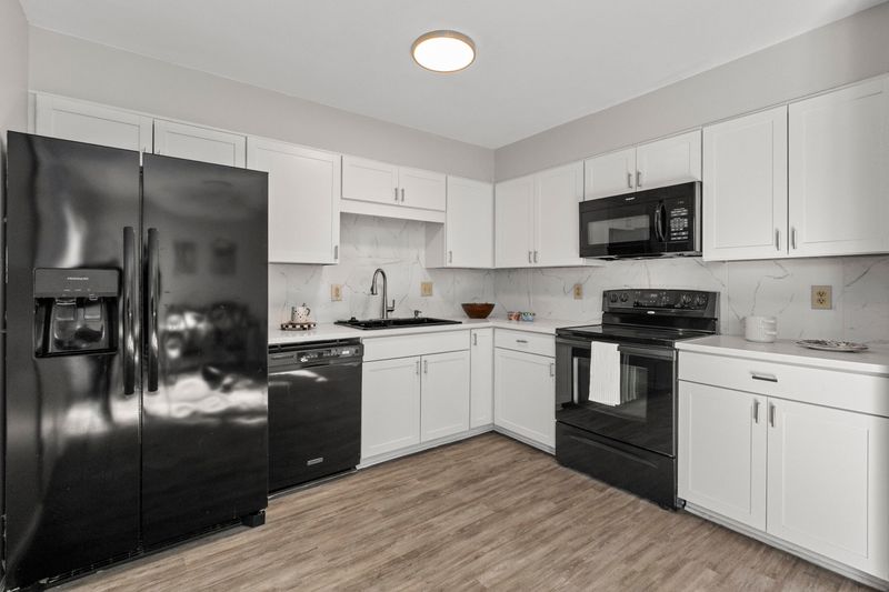 7839 Sandida Ct, North Charleston, SC 29418