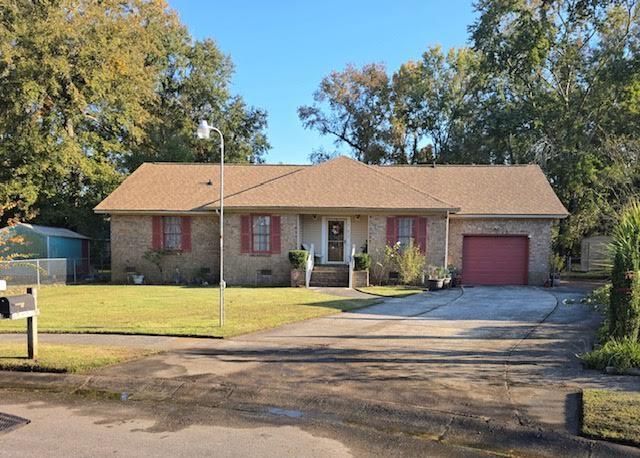 902 Knee Pines Ct, Ladson, SC 29456