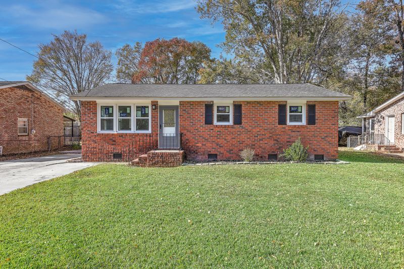 109 Englewood Rd, Goose Creek, SC 29445