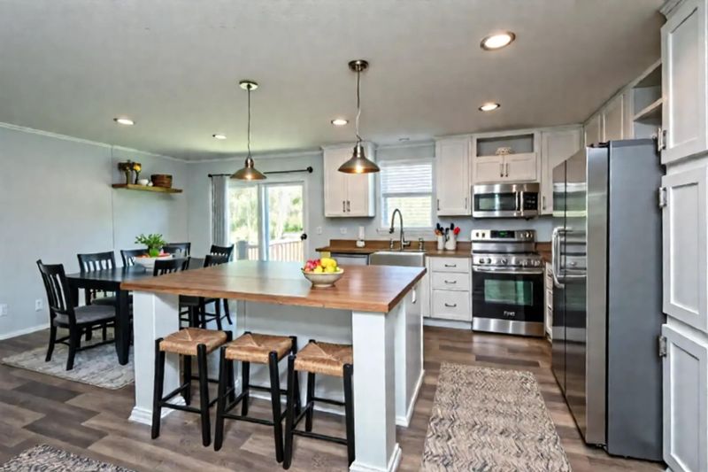 106 Pine Arbor Ln, Pinopolis, SC 29469