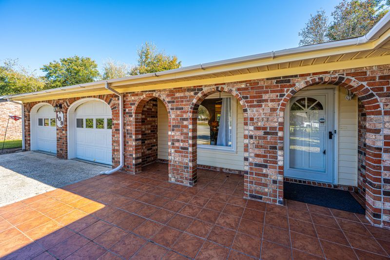 109 Berkshire Ct, Goose Creek, SC 29445