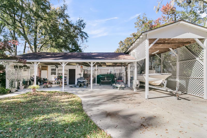 1016 Wheeler Dr, Hanahan, SC 29410