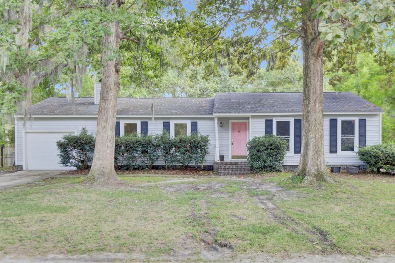 3 Tartan Ct, Charleston, SC 29414