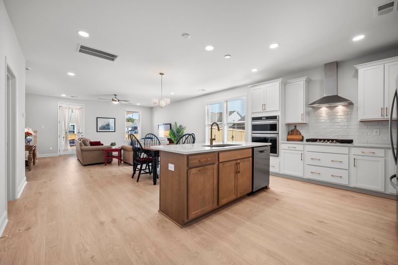 519 Eagleview Dr, Moncks Corner, SC 29461