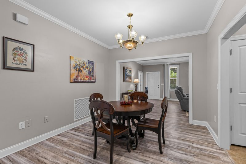 5548 Colonial Chatsworth Cir, North Charleston, SC 29418