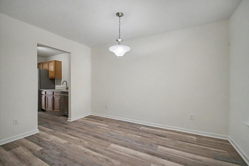 7876 Park Gate Dr, North Charleston, SC 29418