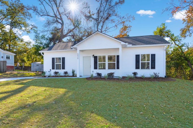6035 Tampa St, Hanahan, SC 29410