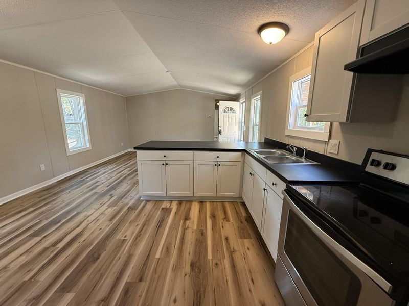 97 Dean Dr, Summerville, SC 29483