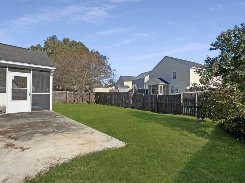 111 Wildberry Ln, Goose Creek, SC 29445