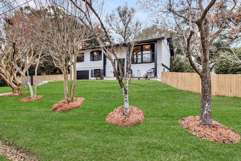 1812 Debbenshire Dr, Charleston, SC 29407