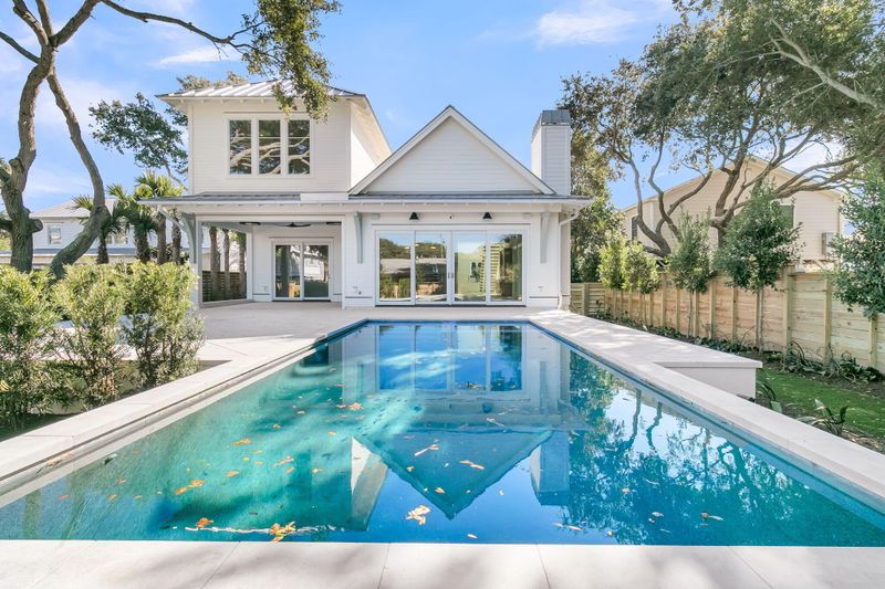 715 Carolina Blvd, Isle Of Palms, SC 29451