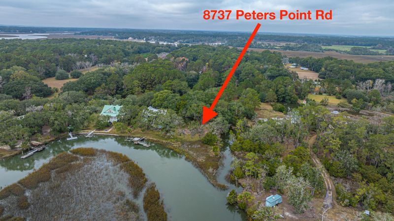 8737 Peters Point Rd, Edisto Island, SC 29438